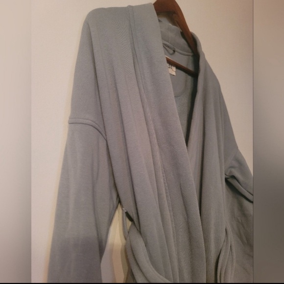 Ugg Clarence Robe - Picture 2 of 8